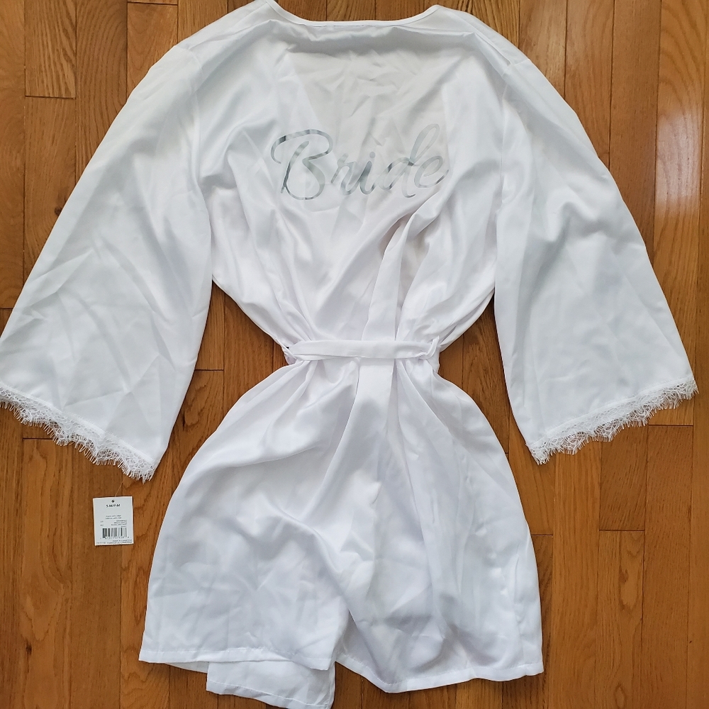 🎇2/$20 Bridal robe